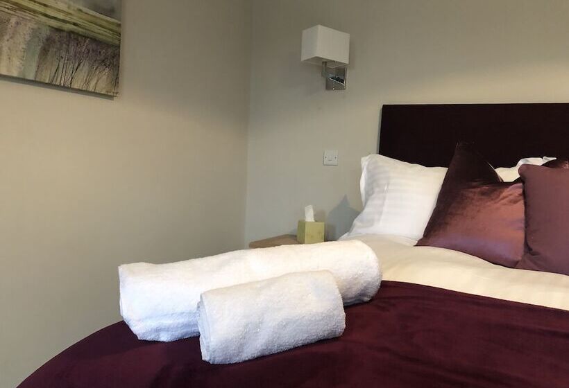 The Clifden Arms B&b