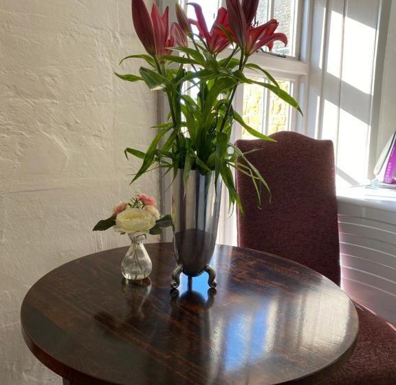 The Hollybush Inn And B&b