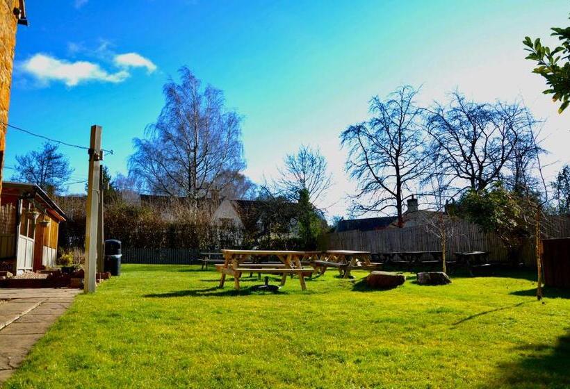 The Hollybush Inn And B&b