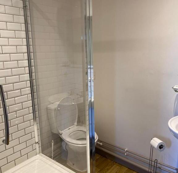 The Hollybush Inn And B&b