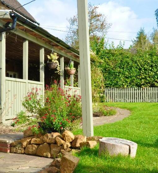 The Hollybush Inn And B&b