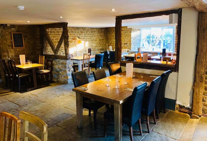 The Hollybush Inn And B&b