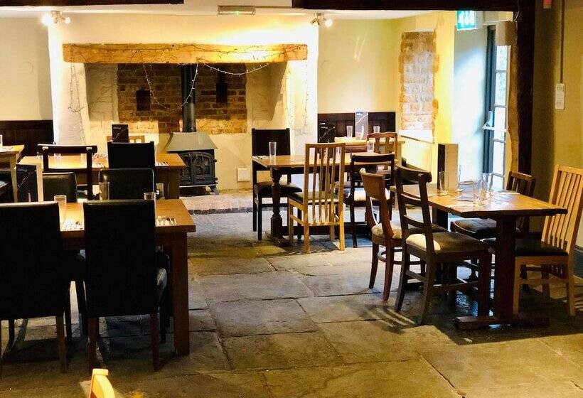 The Hollybush Inn And B&b