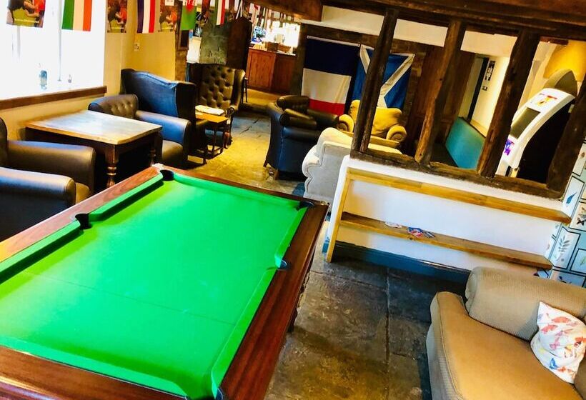 The Hollybush Inn And B&b