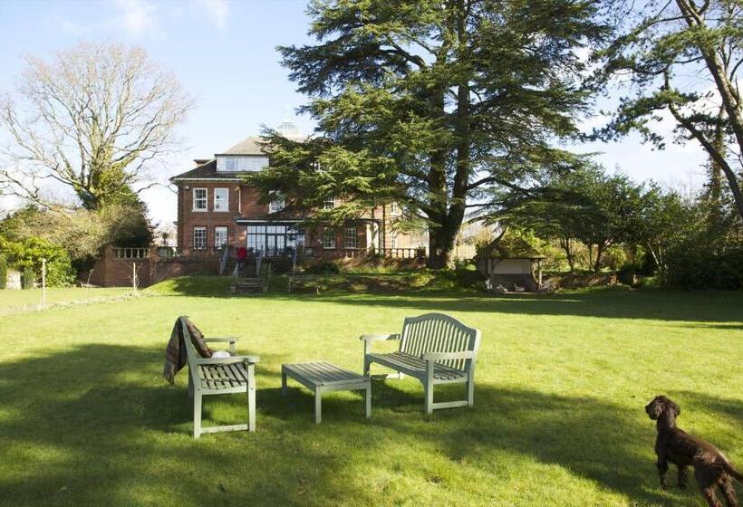 The Manor At Sway – Hotel, Restaurant And Gardens