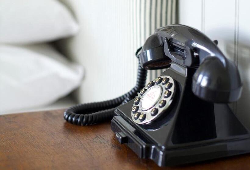 The Manor At Sway – Hotel, Restaurant And Gardens