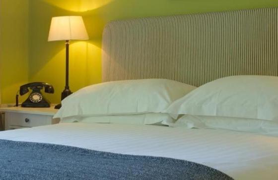 The Manor At Sway – Hotel, Restaurant And Gardens