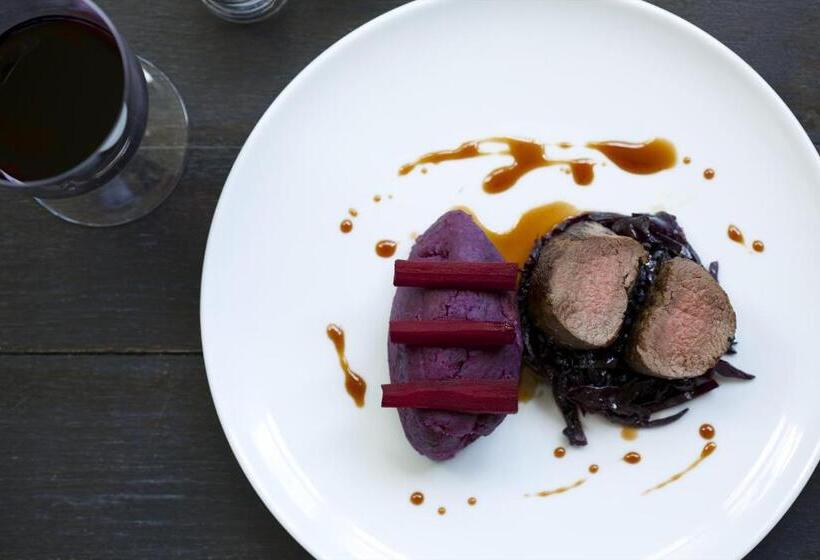 The Manor At Sway – Hotel, Restaurant And Gardens