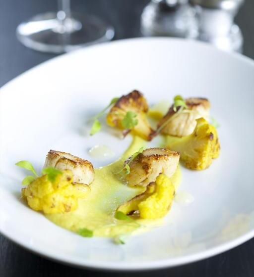 The Manor At Sway – Hotel, Restaurant And Gardens