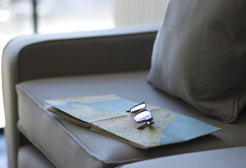 The Manor At Sway – Hotel, Restaurant And Gardens