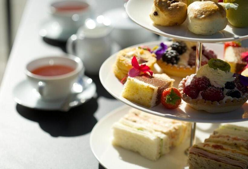 The Manor At Sway – Hotel, Restaurant And Gardens