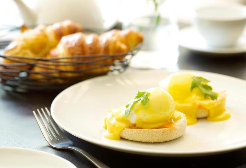 The Manor At Sway – Hotel, Restaurant And Gardens