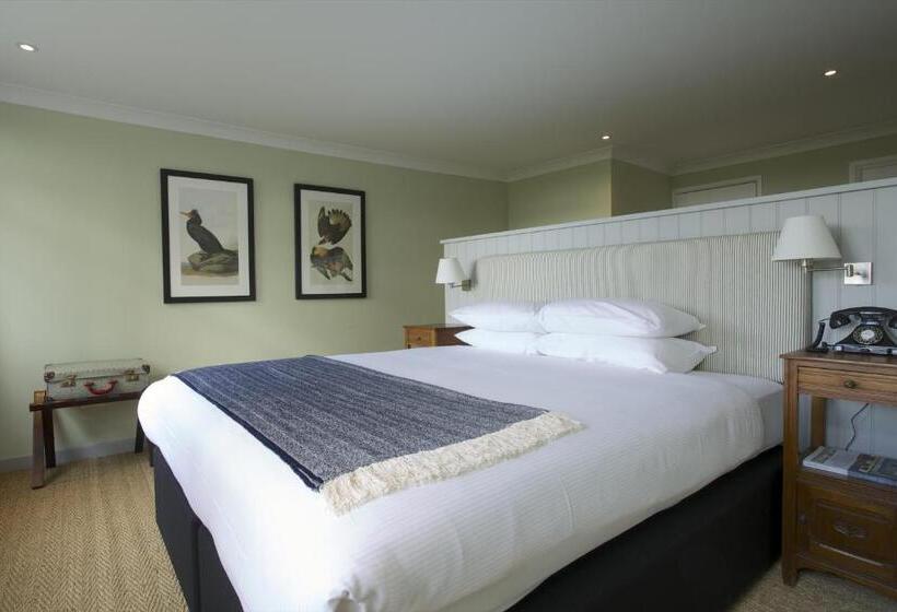 The Manor At Sway – Hotel, Restaurant And Gardens