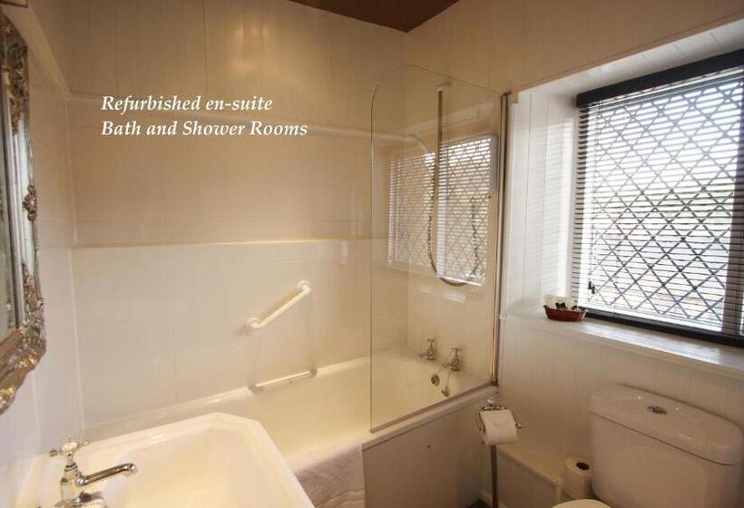 The Oxenham Arms Hotel Devon