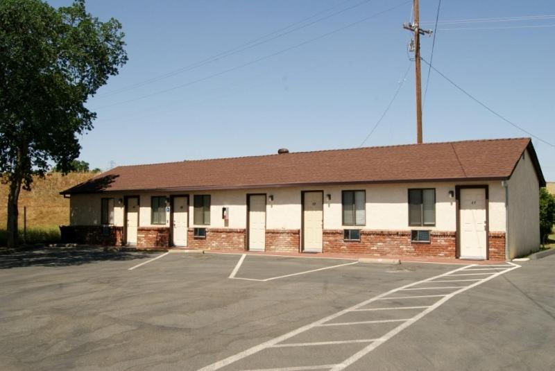 Travelers Motel