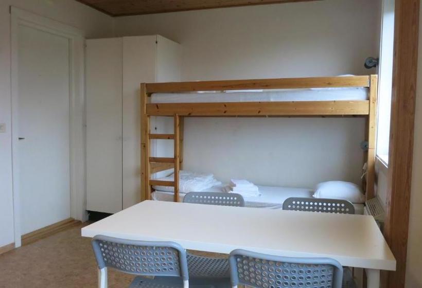 Vallersviks Vandrarhem änggården