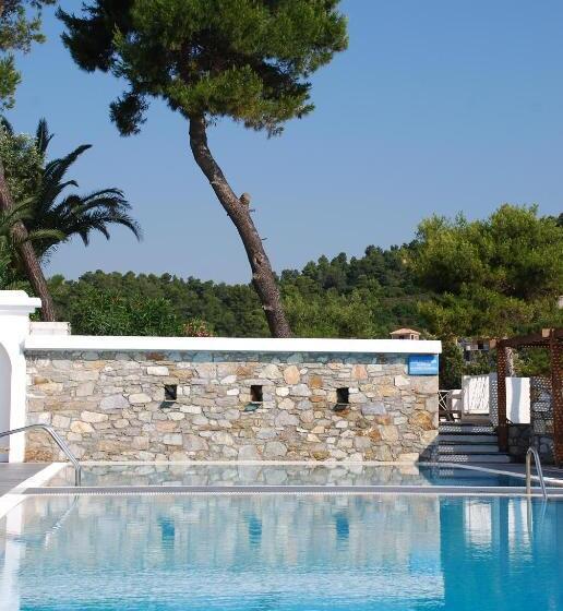 Cape Kanapitsa Hotel & Suites