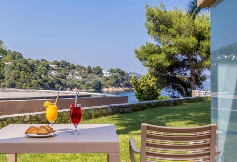 Cape Kanapitsa Hotel & Suites