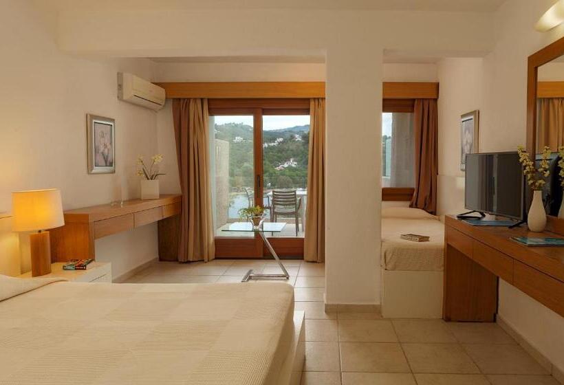 Cape Kanapitsa Hotel & Suites