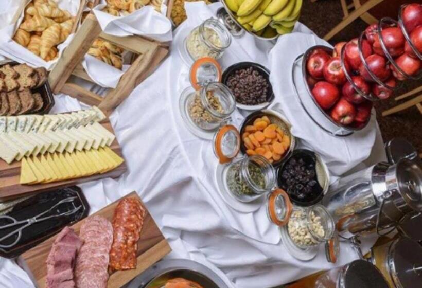 Dingle Benners Hotel