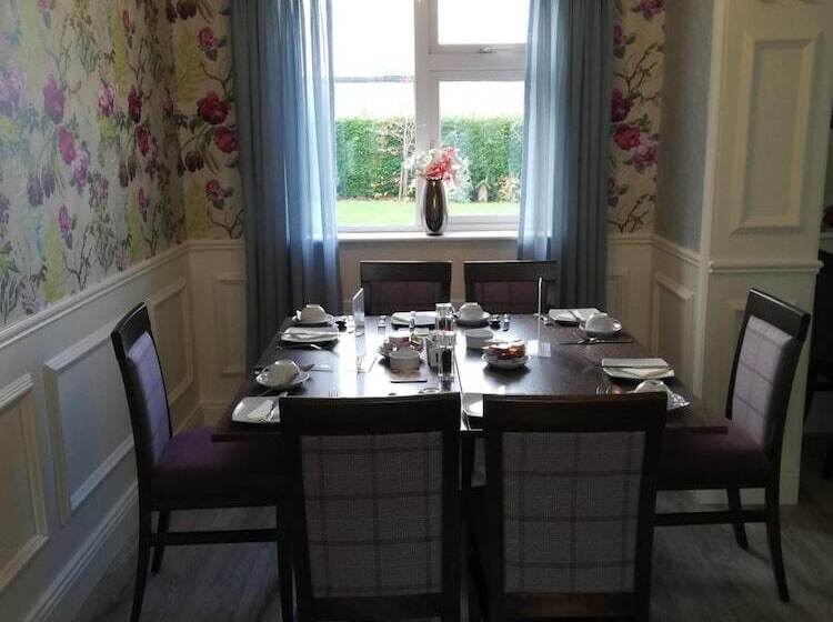 فندق فئة نجمة واحدة Castle Lodge