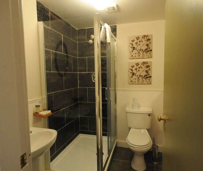 فندق فئة نجمة واحدة Castle Lodge