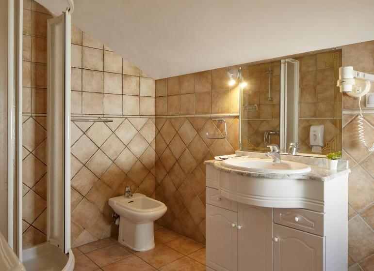 مسافرخانه Leizarooms