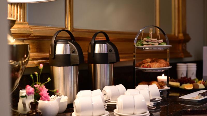 Отель Abbey Court