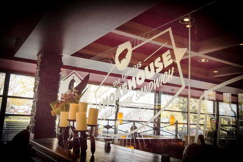 Отель Accent Inns Burnaby