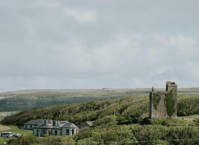 Отель Ballinalacken Castle Country House
