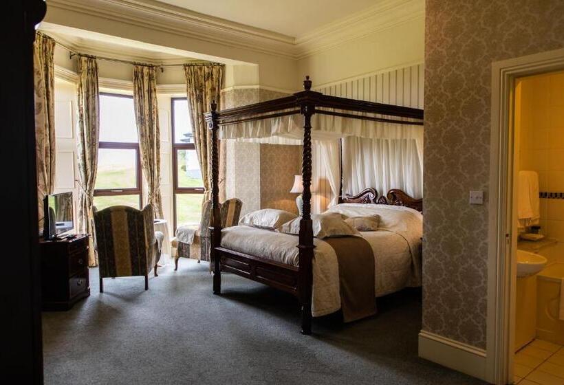 Отель Ballinalacken Castle Country House