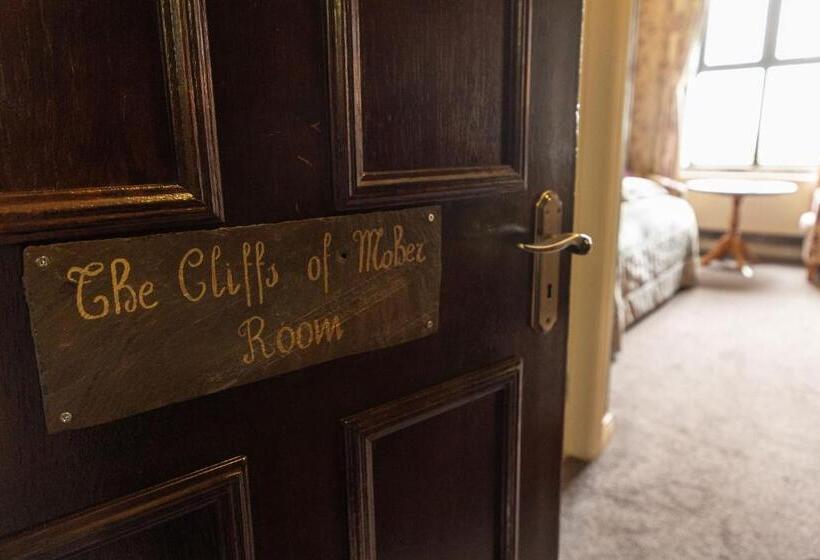 Отель Ballinalacken Castle Country House