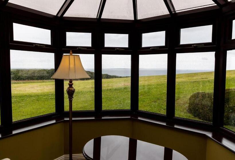 Отель Ballinalacken Castle Country House