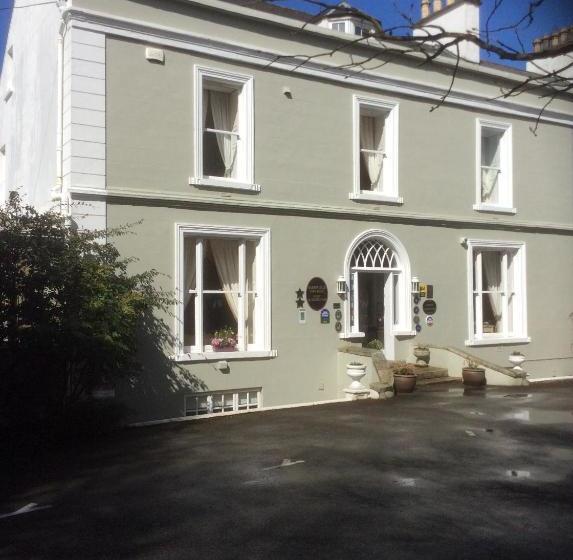 فندق Barrowville Guest House