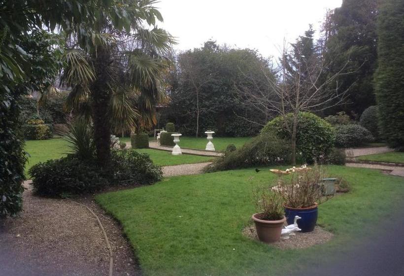 فندق Barrowville Guest House