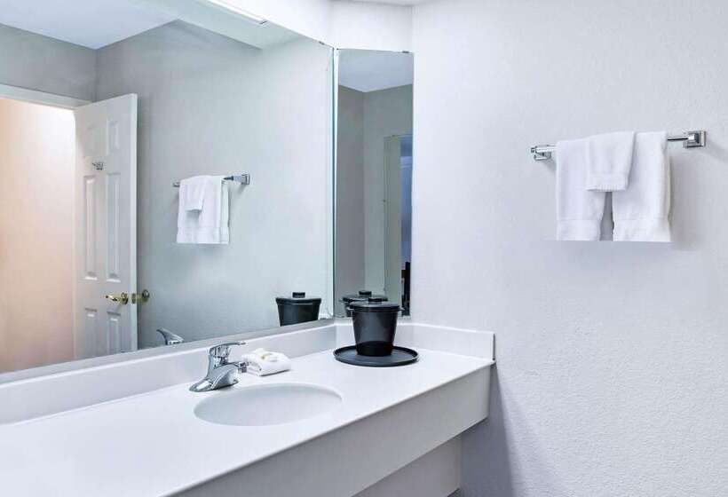 Отель Baymont By Wyndham Fort Stockton