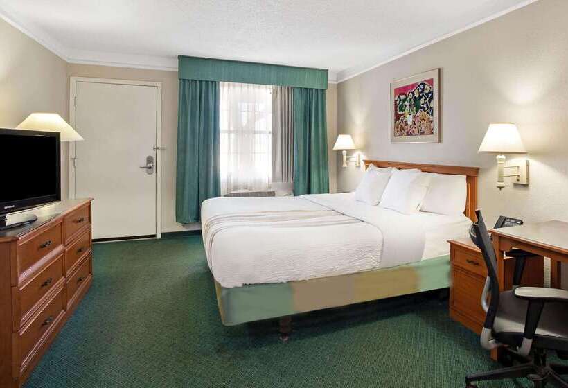 Отель Baymont By Wyndham Fort Stockton