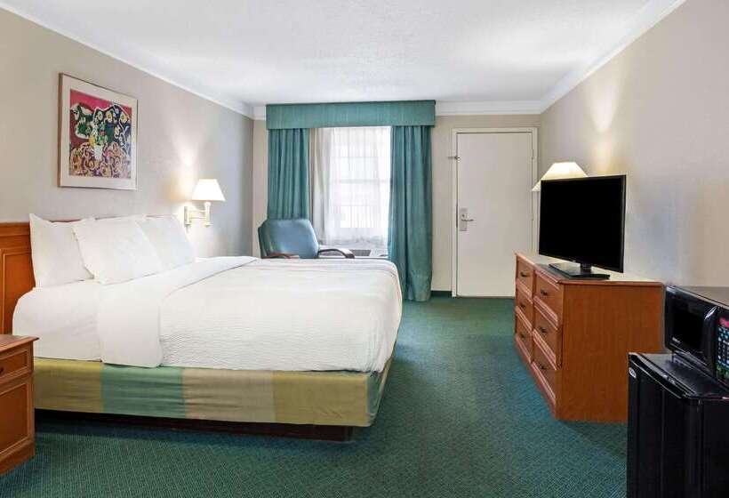 Отель Baymont By Wyndham Fort Stockton