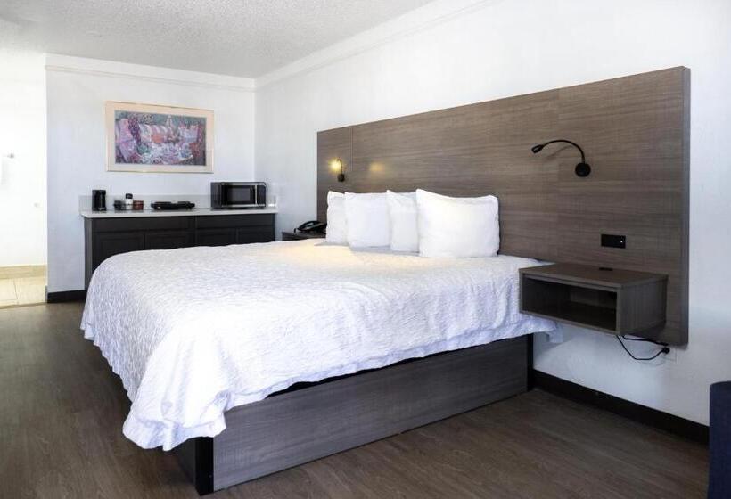 Отель Baymont By Wyndham Fort Stockton