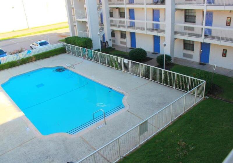 ホテル Baymont By Wyndham Tulsa Broken Arrow