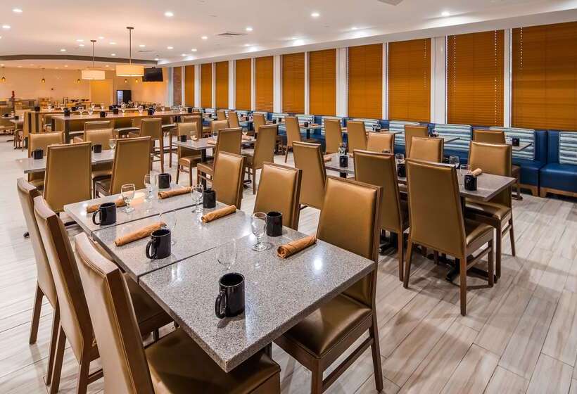 هتل Best Western Plus Atlantic Beach Resort
