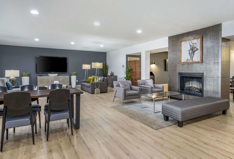 호텔 Best Western Plus Peppertree Airport Inn