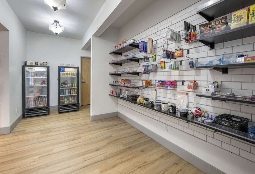 호텔 Best Western Plus Peppertree Airport Inn