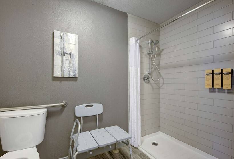 호텔 Best Western Plus Peppertree Airport Inn