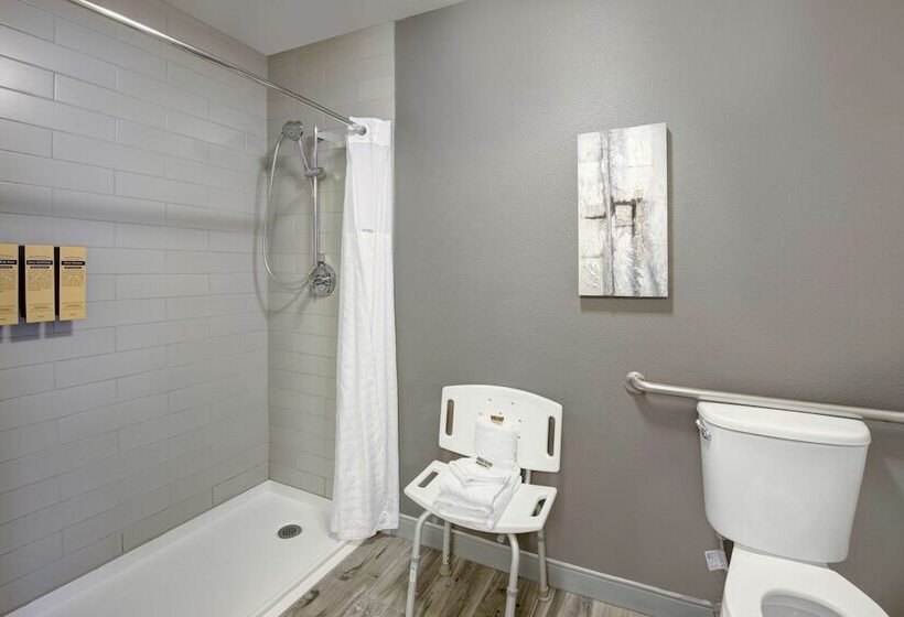 호텔 Best Western Plus Peppertree Airport Inn