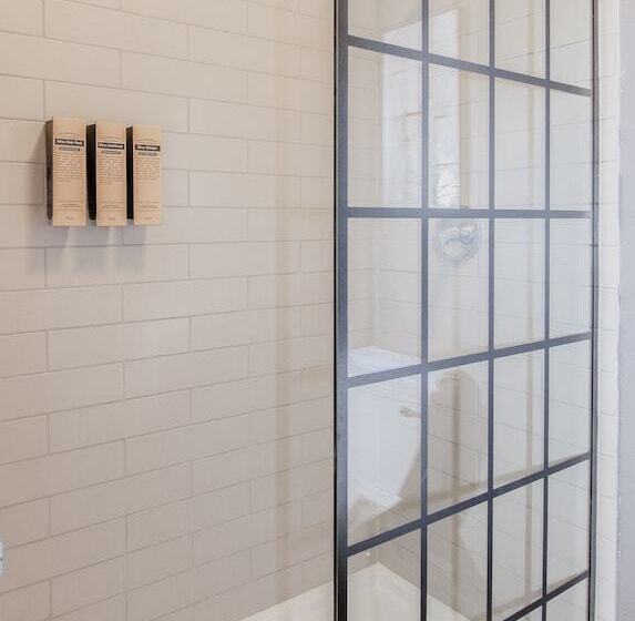 호텔 Best Western Plus Peppertree Airport Inn