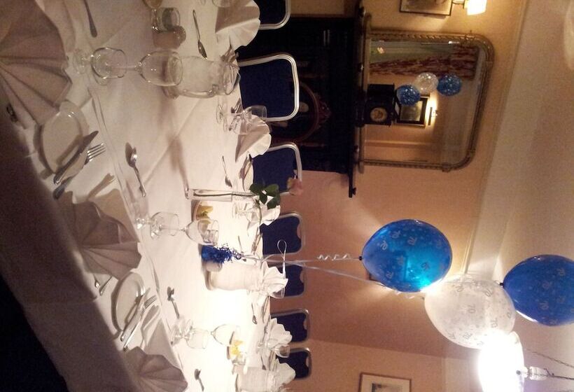 酒店 Blarney Castle