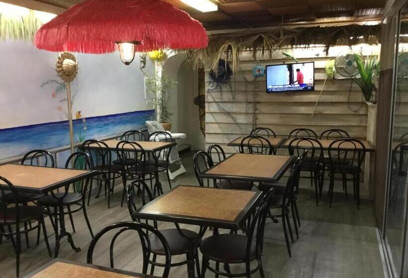 ホテル Hôtel Le Bon Accueil