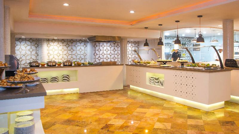 Buenaventura Grand Hotel & Great Moments   All Inclusive