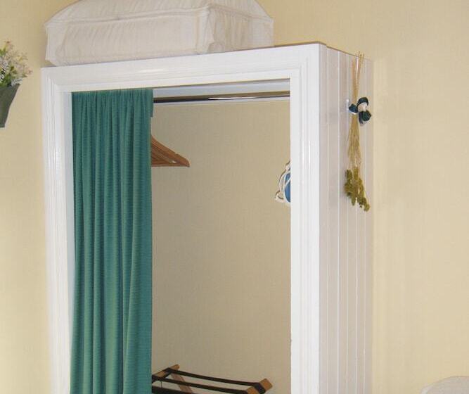 Отель Buttermilk Lodge Guest Accommodation